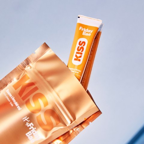 Balsam do ust Oral Pleasure Lip Balm Kiss 15ml Friday Bae