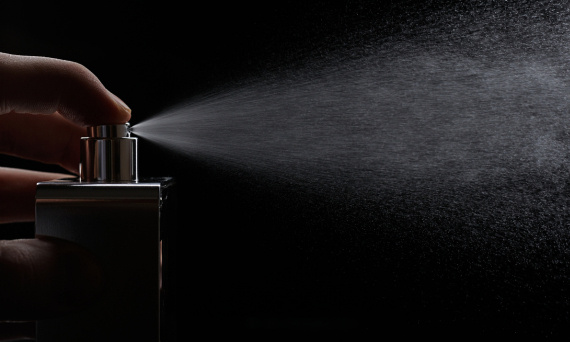 Jak działają feromony i czy naprawdę wpływają na atrakcyjność?