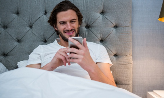 Seks wirtualny i interaktywne gadżety – czy to przyszłość erotyki?